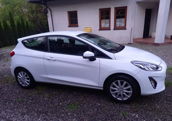 Ford Fiesta cena 37000 przebieg: 61000, rok produkcji 2017 z Biała małe 79